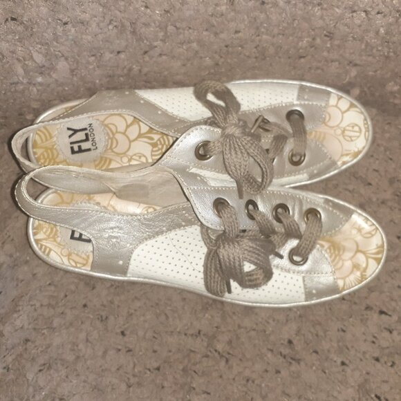 FLY LONDON-Yuta-Cream Leather/Metallic-Lace-Up Wedge-Perforated-Sz 41-Excellent - Picture 6 of 7